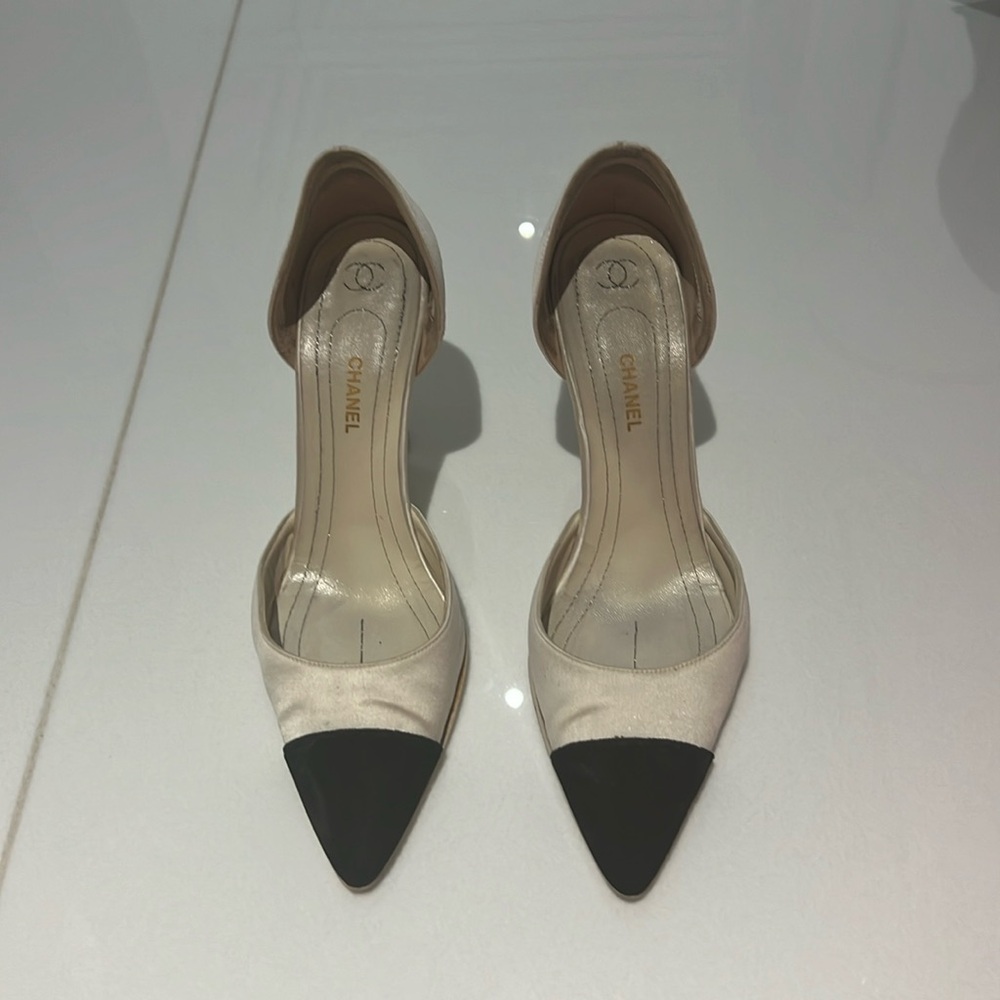 Chanel satin pumps